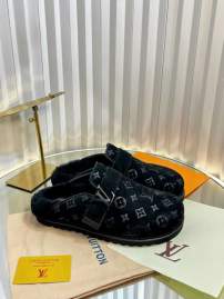 Picture of Louis Vuitton Slippers _SKULVsz35-46mnq11171065